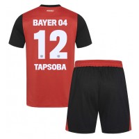 Billiga Bayer Leverkusen Edmond Tapsoba #12 Barnkläder Hemma fotbollskläder till baby 2024-25 Kortärmad (+ Korta byxor)